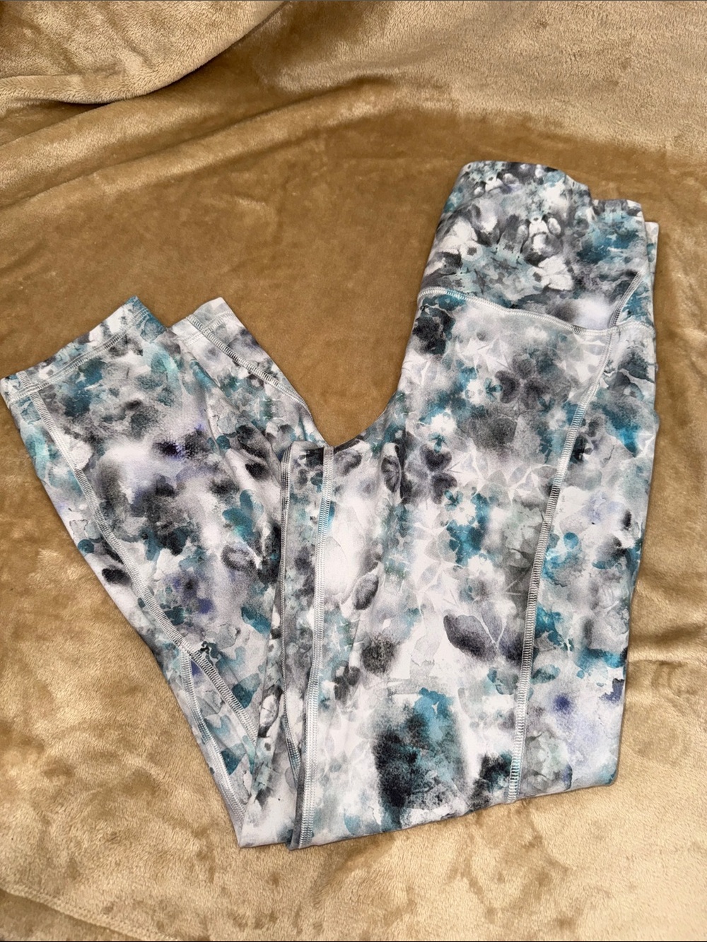 lululemon athletica Teal, Gray & White Abstract Print Leggings